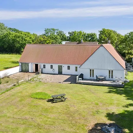 Apartment With Sea View On Stryno
